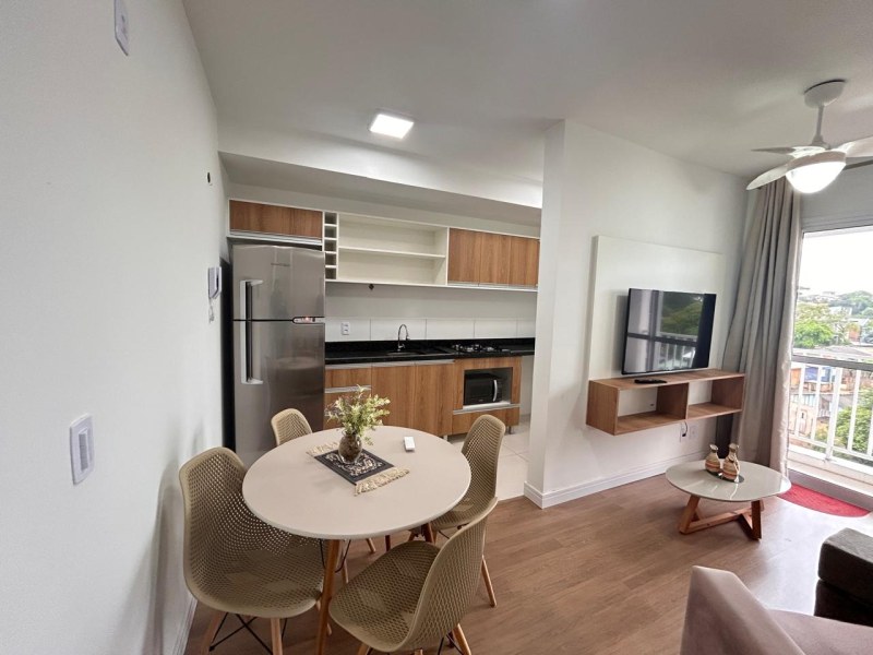 APARTAMENTO SEMI MOBILIADO