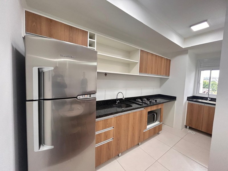 APARTAMENTO SEMI MOBILIADO